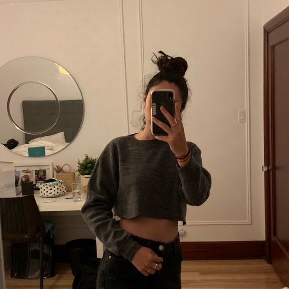 BRANDY MELVILLE TOP!! - Picture 3 of 4